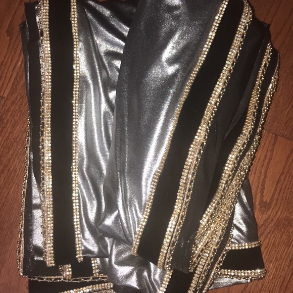 Stunning Silver Sari wth black velvet and gold beading border with blouse piece - Picture 4 of 8